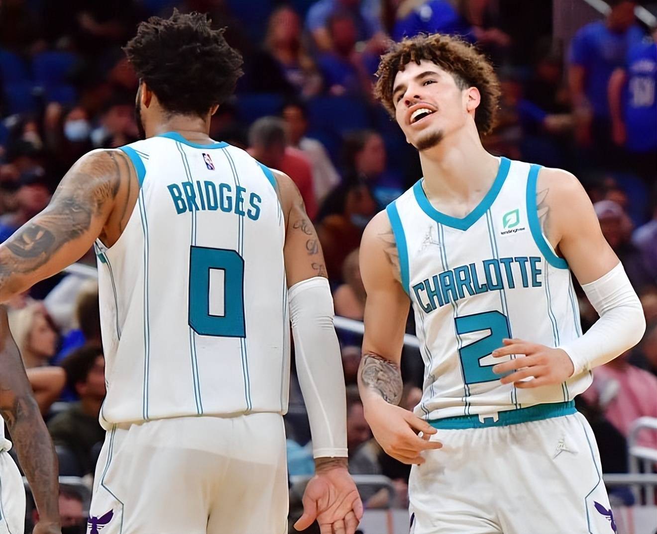 山东泰山更衣室发声备战德甲冲刺阶段夏洛特黄蜂调整名单以备足总杯，C罗连续三场比赛得分超过高光表现瞬间刷屏的简单介绍