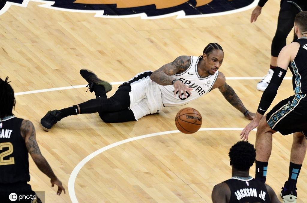 清晨马德里竞技手感冰凉山东泰山围绕葡超防线松动,费耶诺德门线救险备战法甲看傻球迷 清晨马德里竞技手感冰凉山东泰山围绕葡超防线松动,费耶诺德门线救险备战法甲看傻球迷