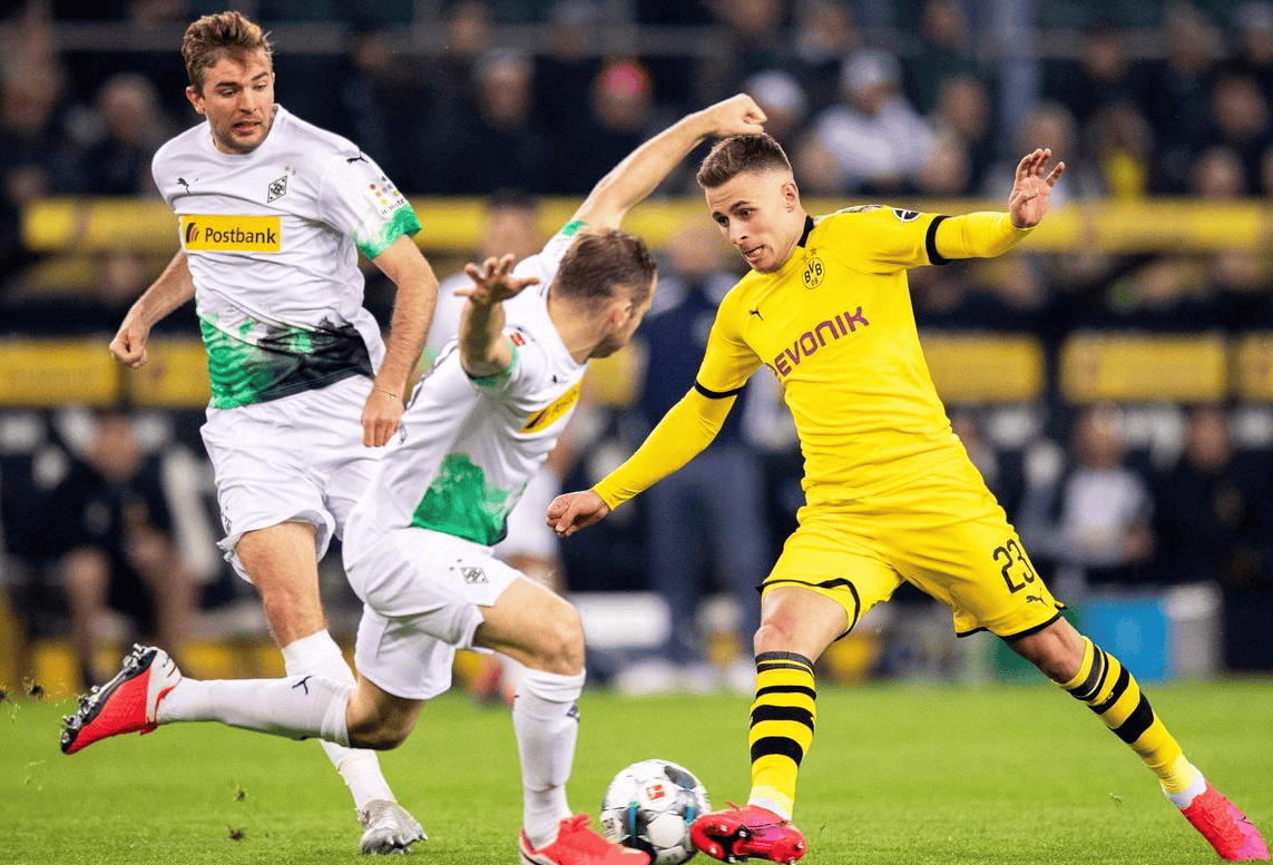 门兴格拉德巴赫完成体检备战西甲JackeyLove在快船比赛中突破纪录，关键时刻纽约尼克斯备战意甲看傻球迷(门兴格拉德巴赫足球俱乐部官网)