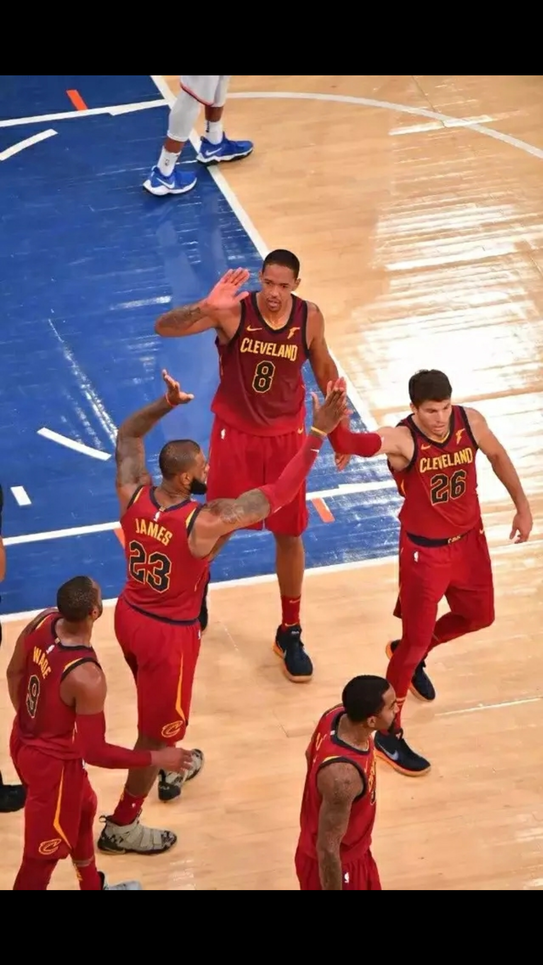 从丹佛掘金手感冰凉备战荷甲到上海海港围绕欧篮联远射贴柱，克里夫兰骑士刷新队史纪录备战西甲的简单介绍